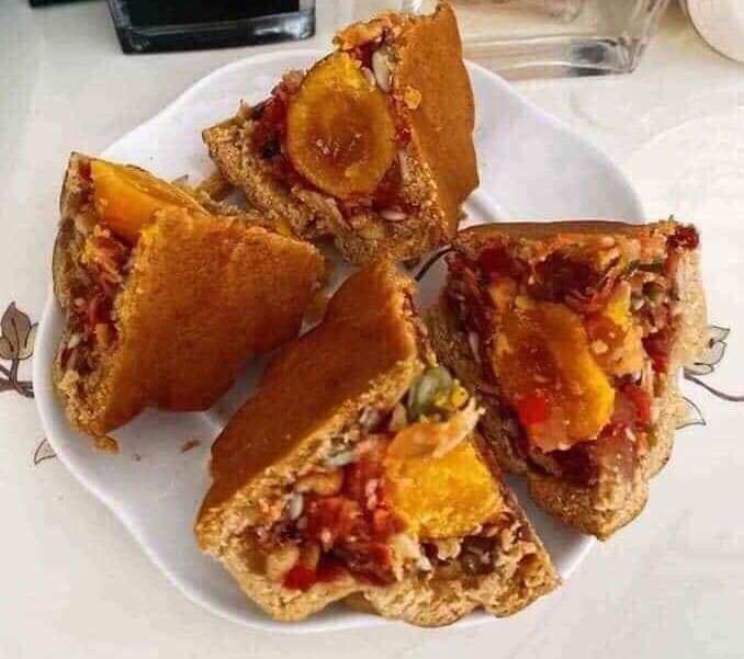  BÁNH TRUNG THU GÀ QUAY  2 TRỨNG MUỐI nhà làm 200gam 