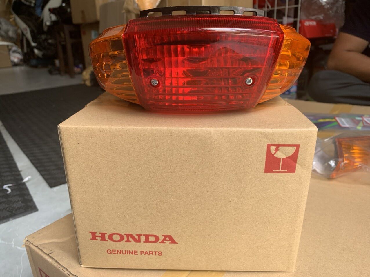 Đèn hậu wave thái 110 của honda