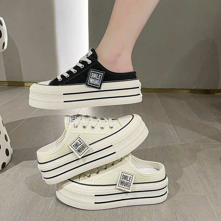 Giày sục thể thao nữ hở gót mác to