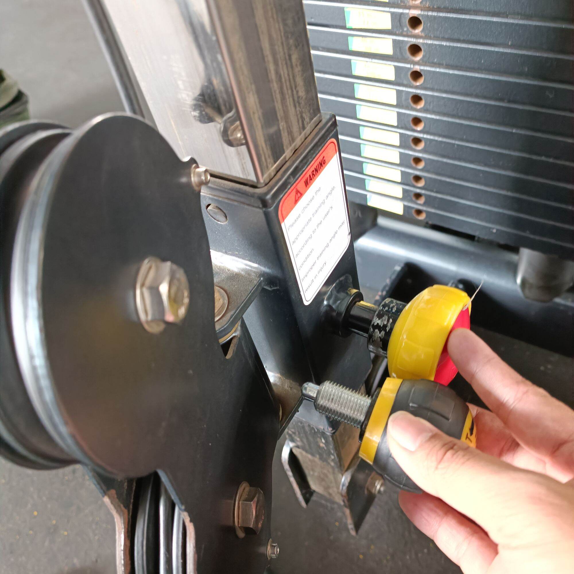 Chốt rút Loosen M16 cho máy gym