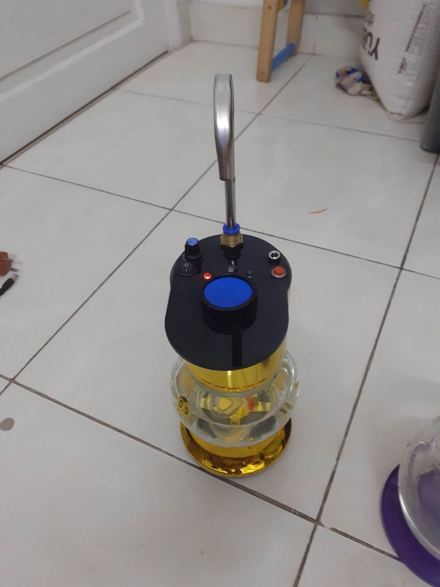 máy rót rượu tự động