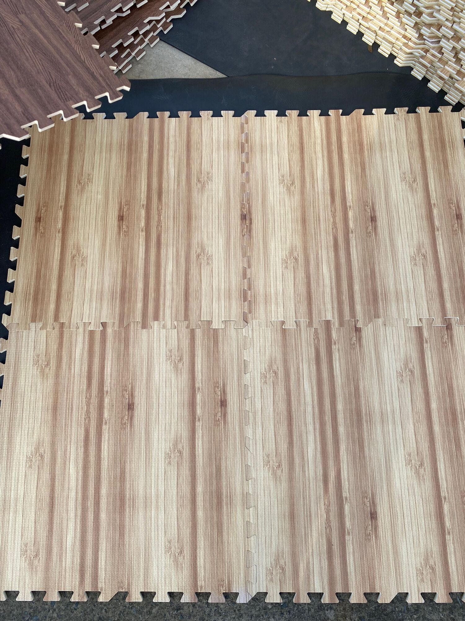 Thảm xốp lót sàn vân gỗ 60×60×1cm