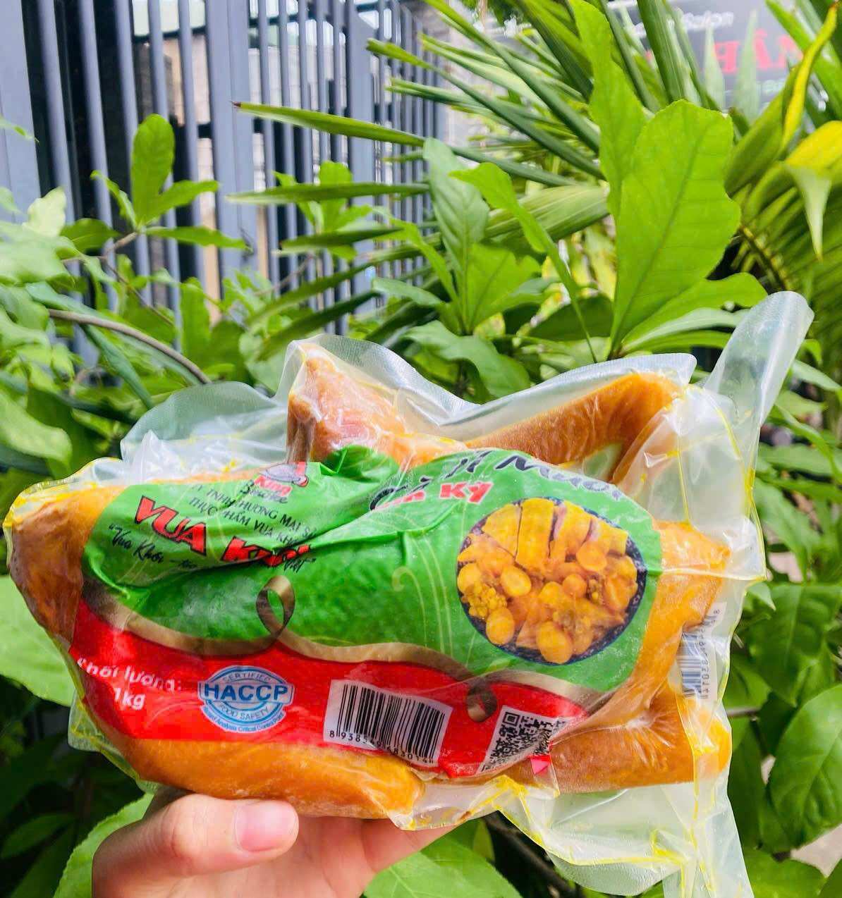 Gà Tam Kỳ ủ muối hoa tiêu nguyên con