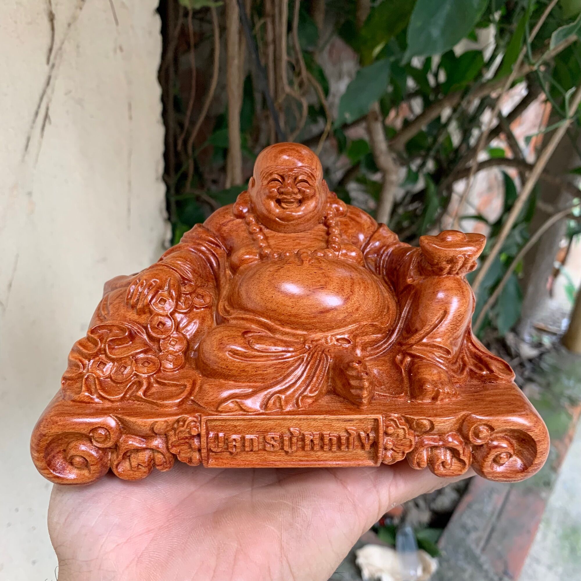 Tượng phật di lặc gỗ hương