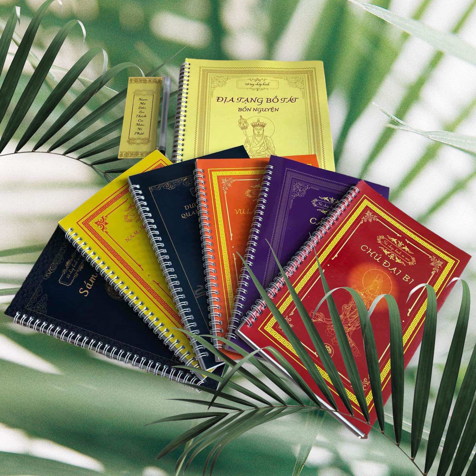 Combo 7 vở chép kinh in chữ mờ + kèm bút - địa tạng, chú đại bi, dược sư, sám hối, cầu an, vu lan, hồng danh