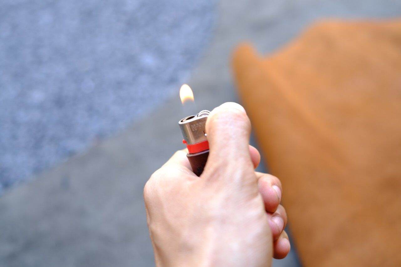 bao da kèm bật lửa