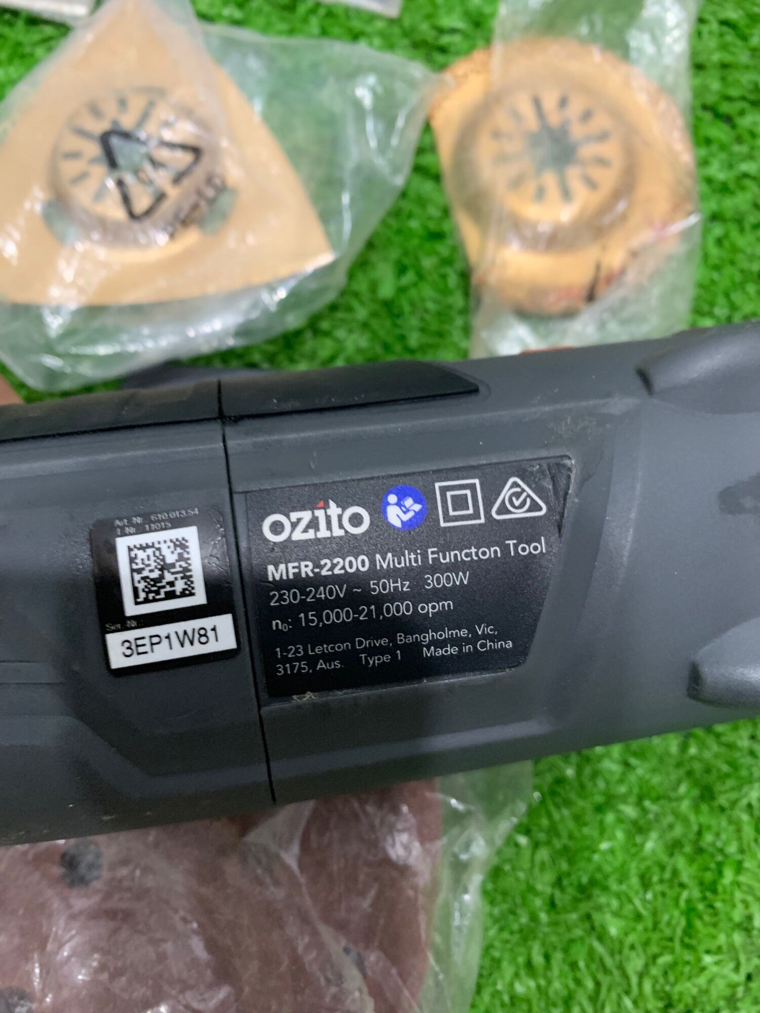 Máy cắt rung ozito 300w điện 220v