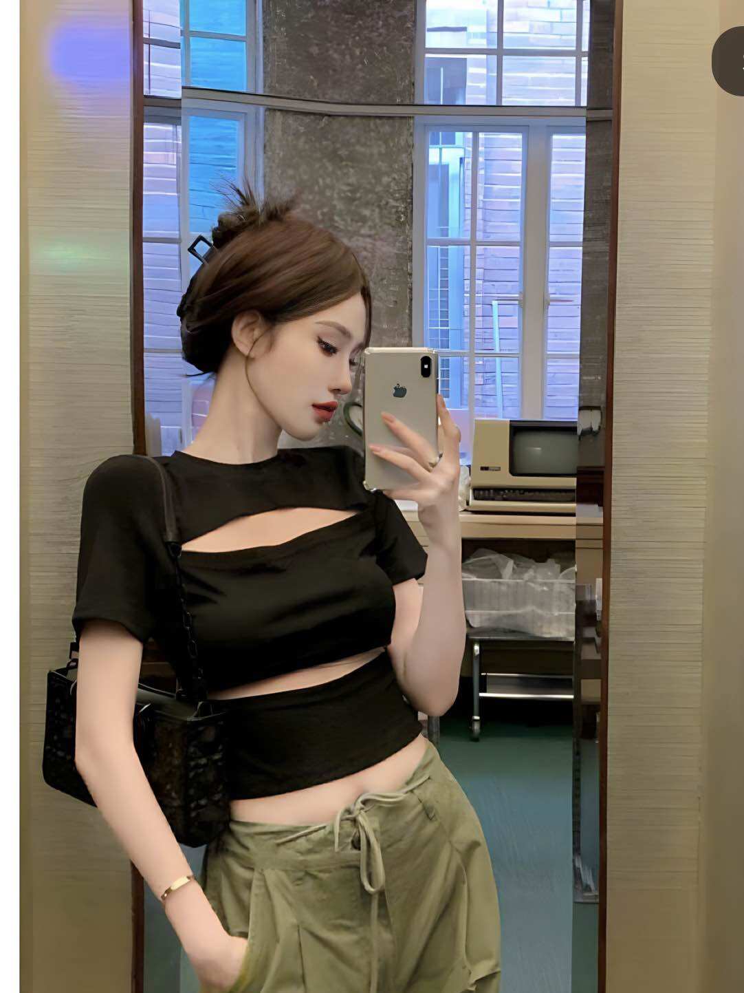 ÁO THUN CROPTOP KHOÉT NGỰC SEXYY
