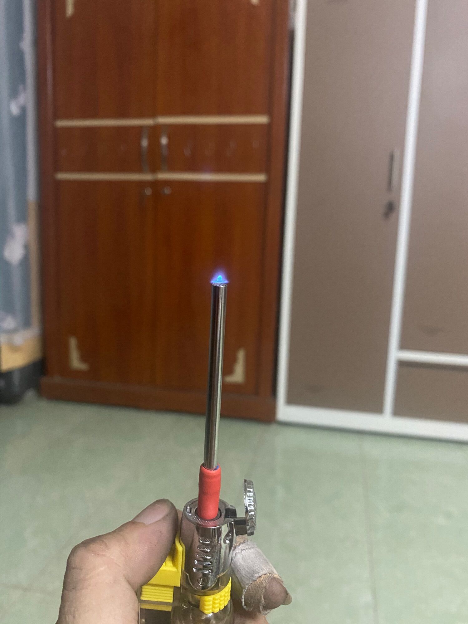 Đầu tiêm dùng cho bật lửa khò