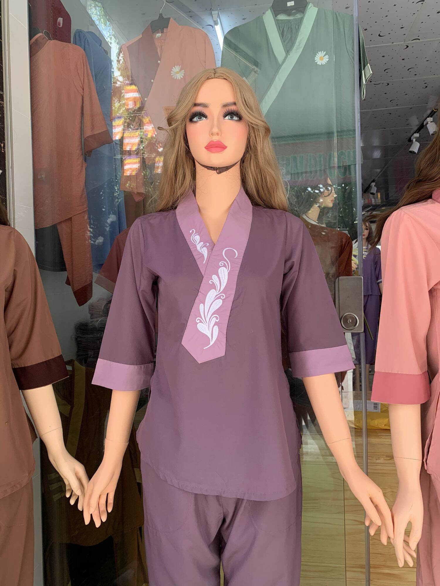 #bộ nữ đi chùa#độ bộ phật tử#cà vạt