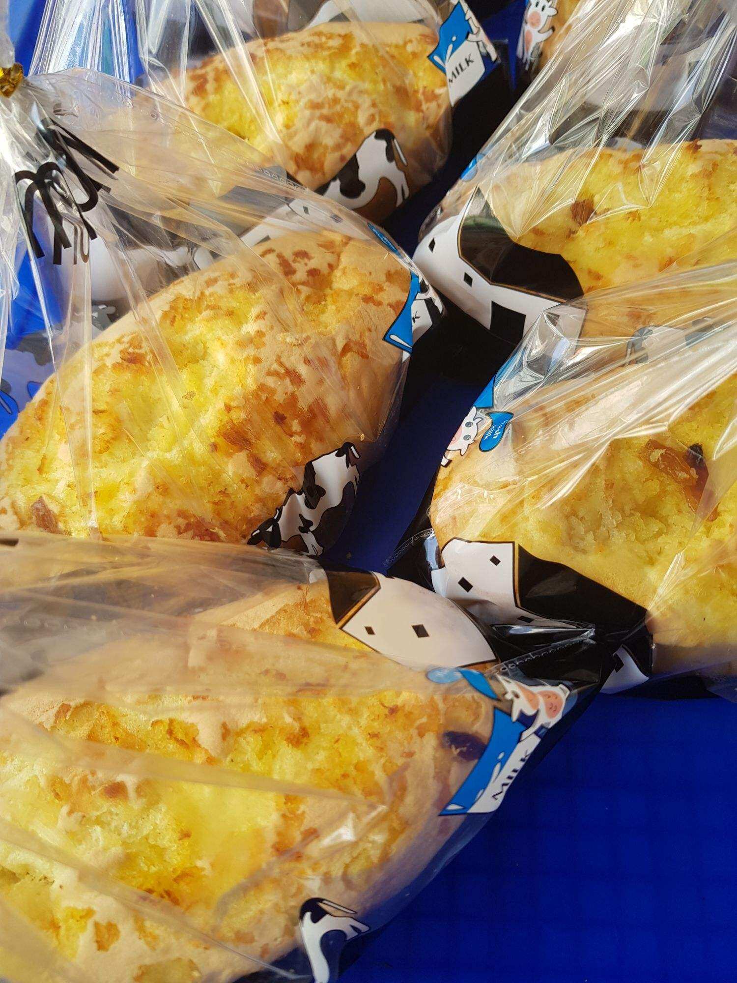 Bánh bông lan nho dừa