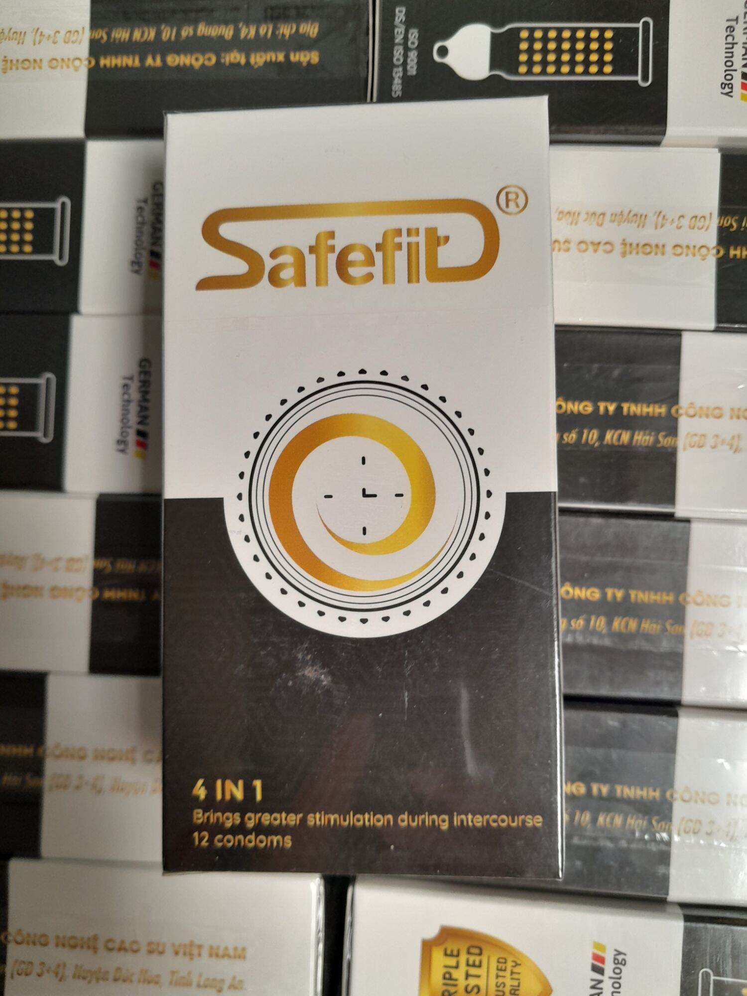 Bao cao su Safefit hộp 12 cái . 4 in 1 . Sản phẩm kéo dài thời gian quan hệ