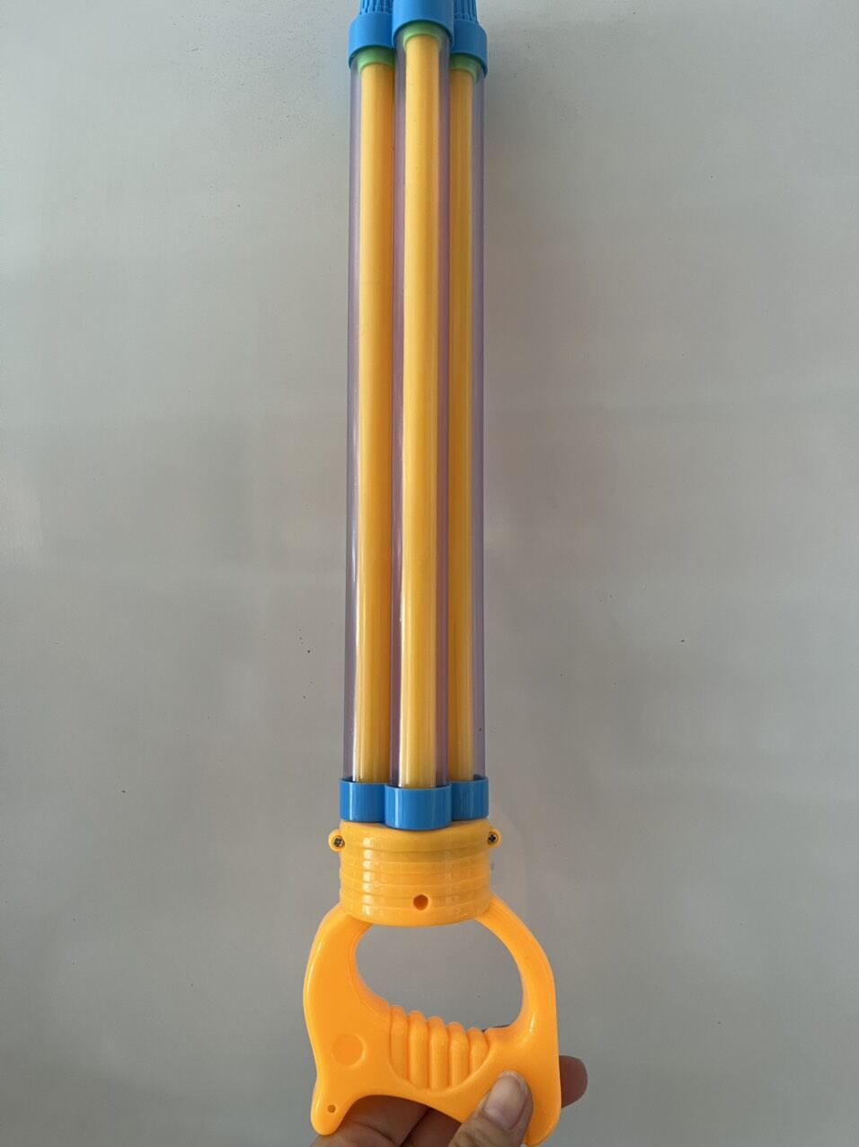 Đồ chơi thụt nước 4 nòng , size dài, áp lực nước mạnh.