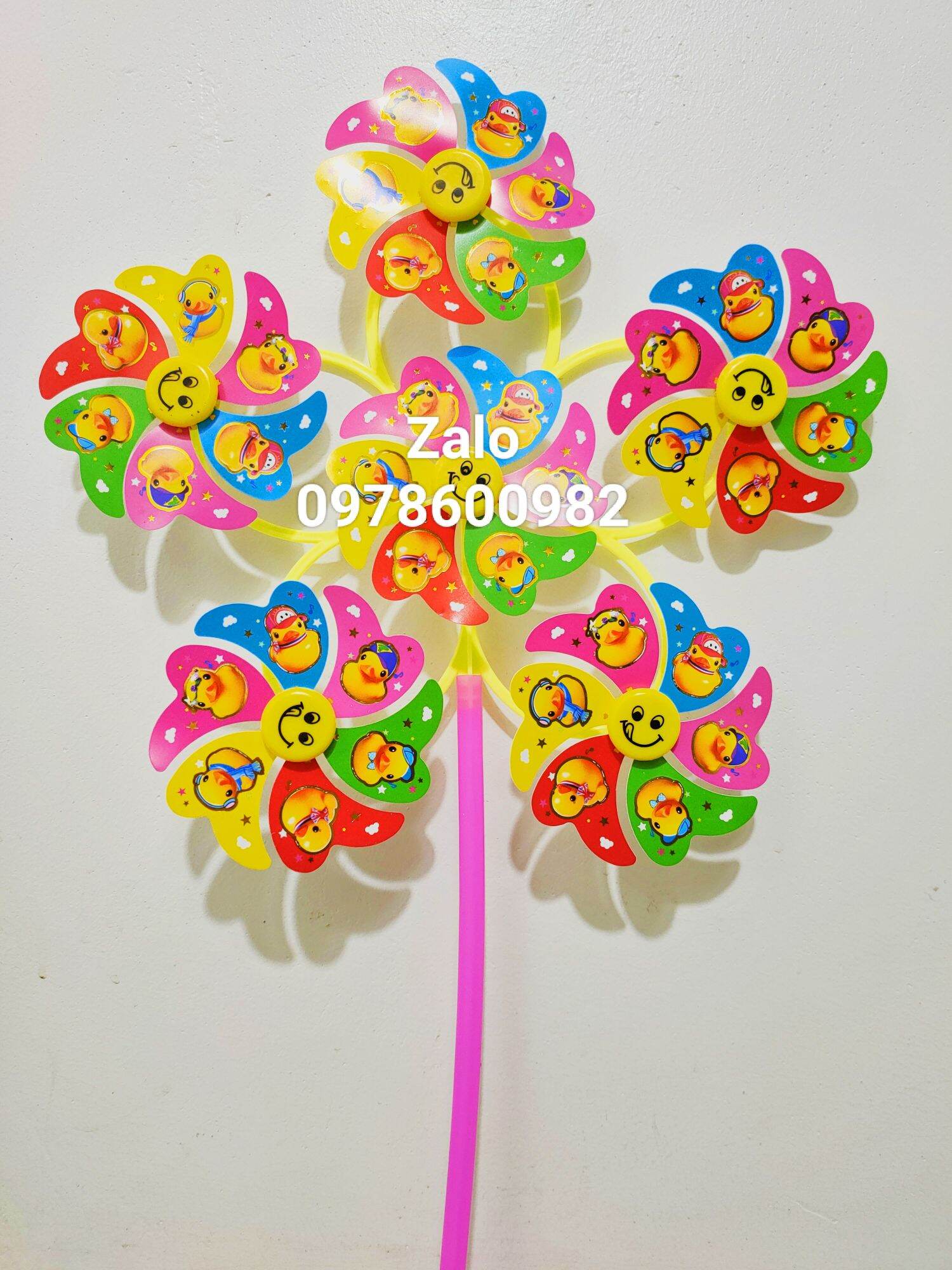 CHONG CHÓNG 6 CÁNH NHIỀU MÀU