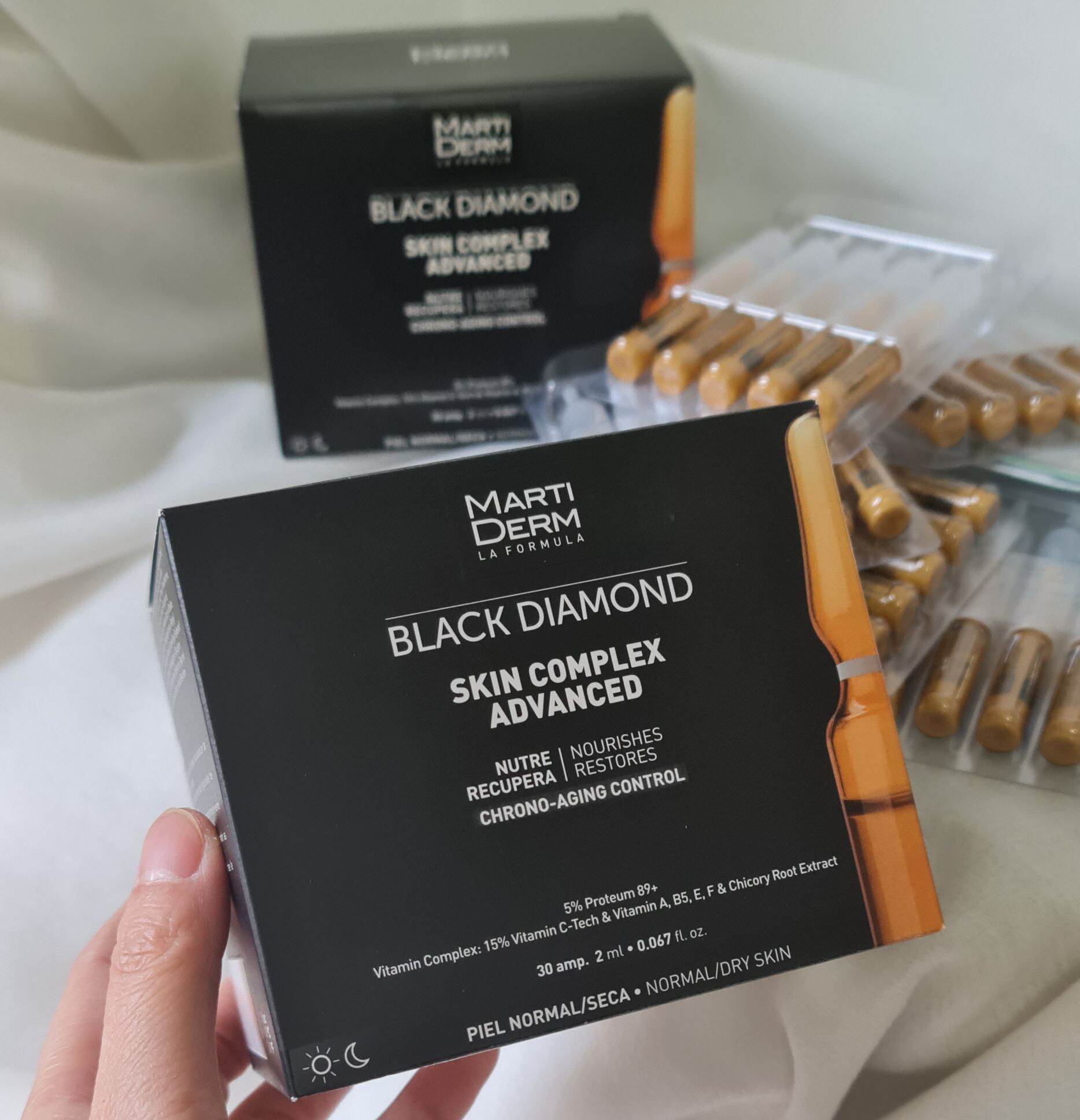 [full 30 ống] Tinh chất dưỡng trẻ hóa da 𝐁𝐥𝐚𝐜𝐤 𝐃𝐢𝐚𝐦𝐨𝐧𝐝 𝐒𝐤𝐢𝐧 𝐂𝐨𝐦𝐩𝐥𝐞𝐱+