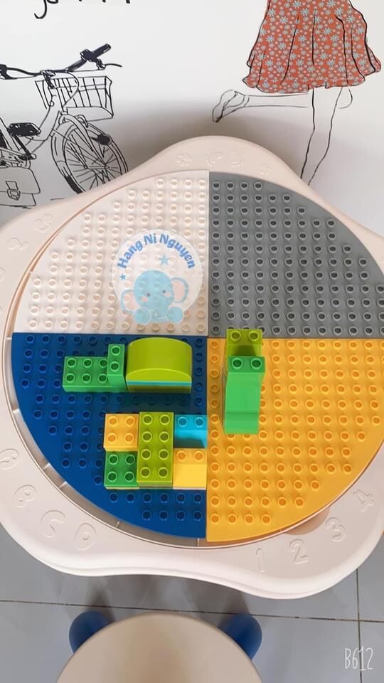 Bộ bàn ghế lego cho bé (HKM Abbott)
