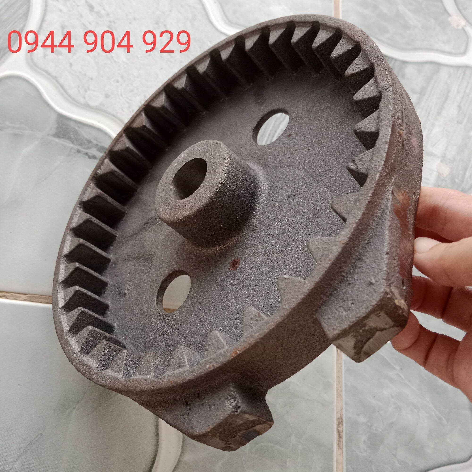 Bánh răng nhông tay quay máy trộn bê tông nữa bao