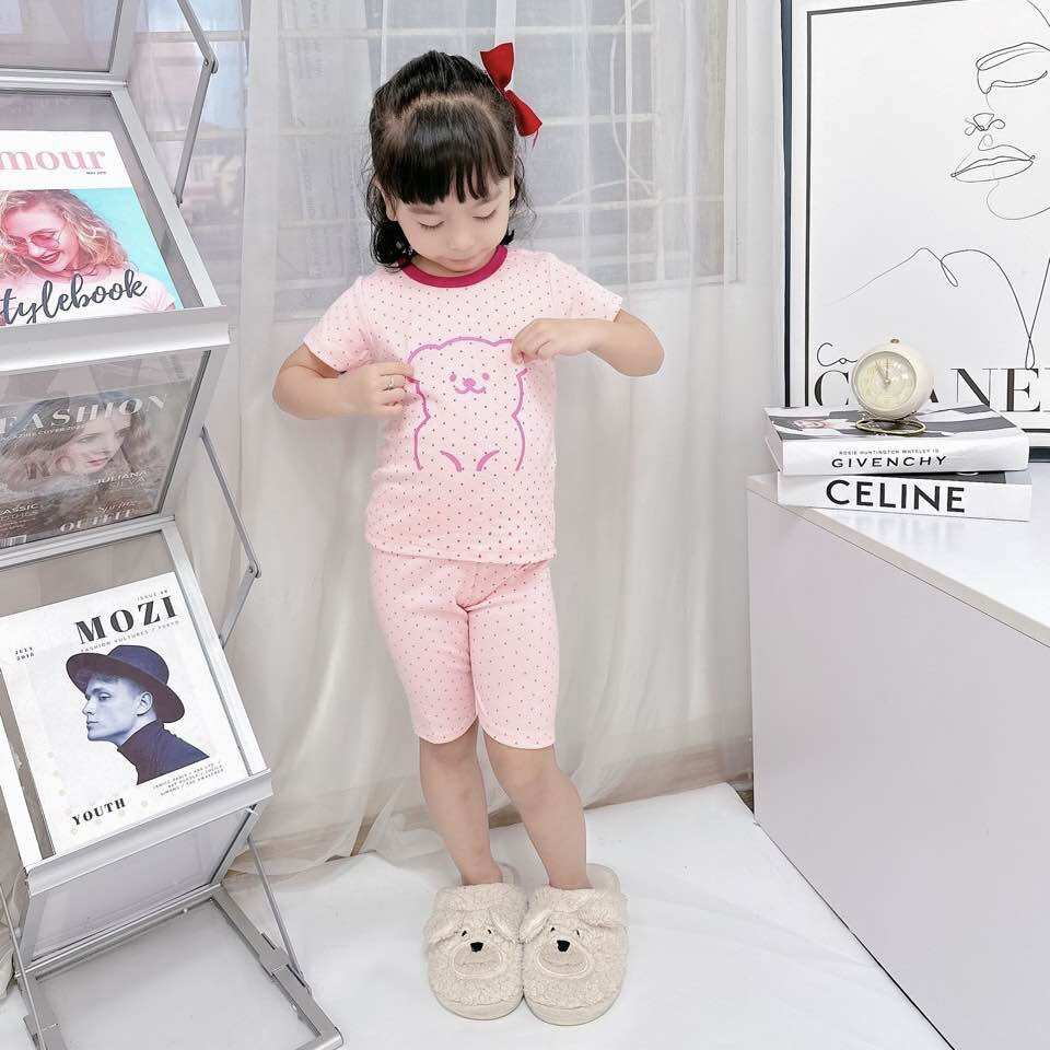 Bộ quần lửng bé gái hình gấu chấm bi