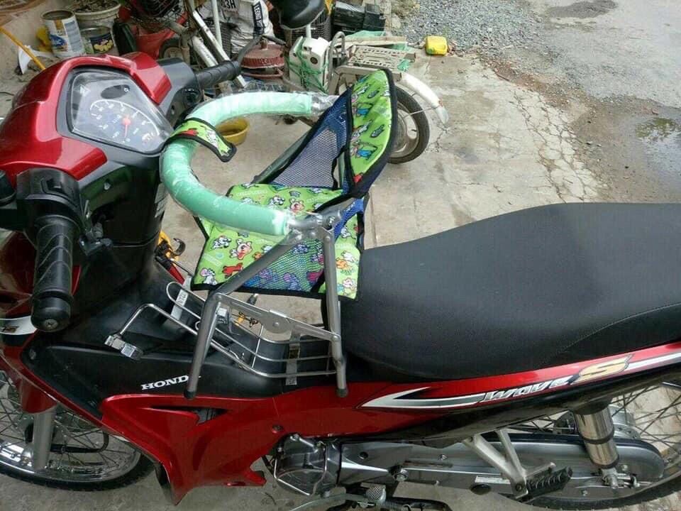 ghế ngồi xe máy cho bé