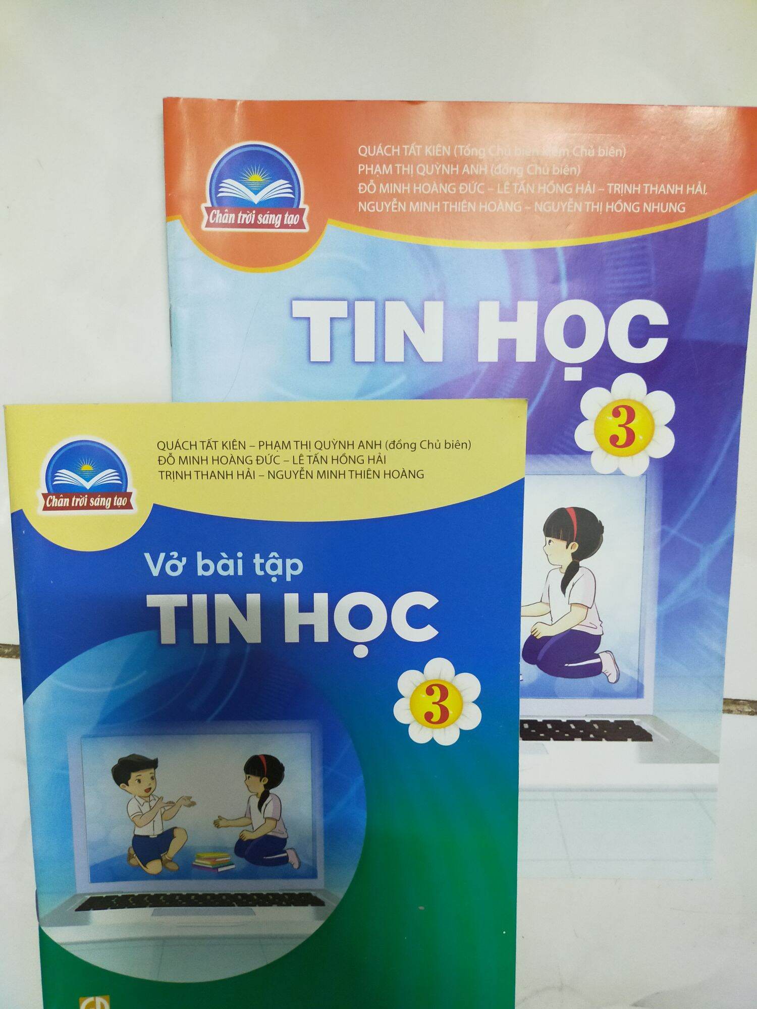 Vở bài tập , sgk tin học lớp 3 chân trời sáng tạo