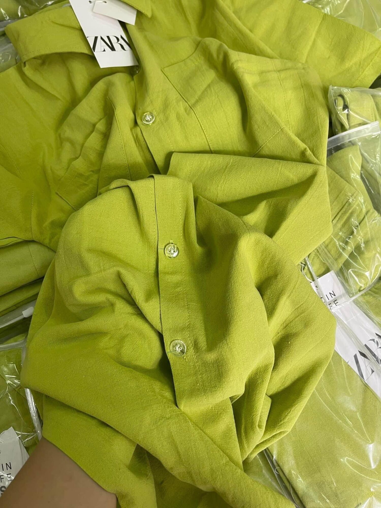 Váy sơ mi dáng xuông Zara