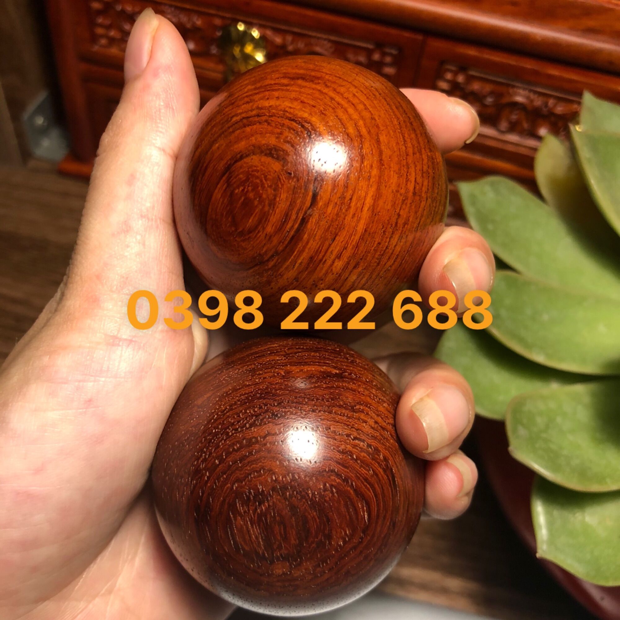 Bi lăn tay, bi massage tay combo 2 viên gỗ Hương