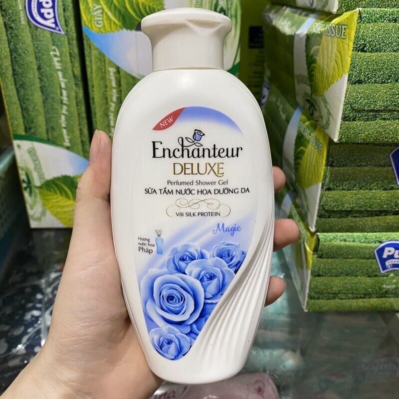 Sữa tắm nước hoa dưỡng da Enchanteur Magic 180g