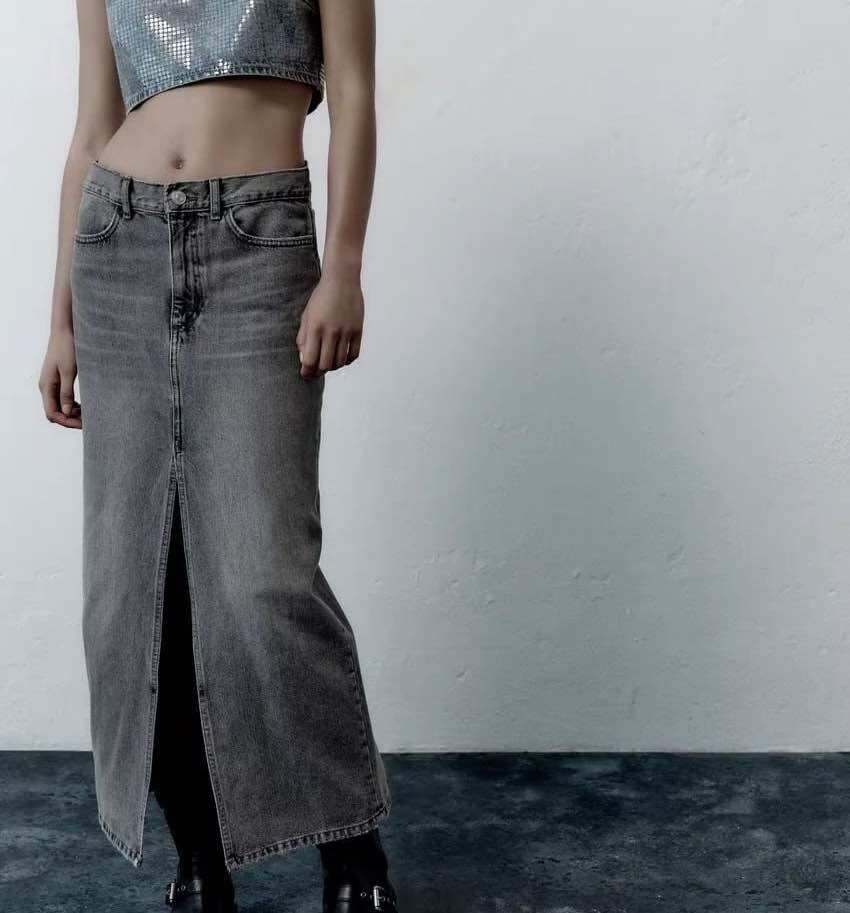 Chân váy Zara jean xám xẻ giữa cá tính