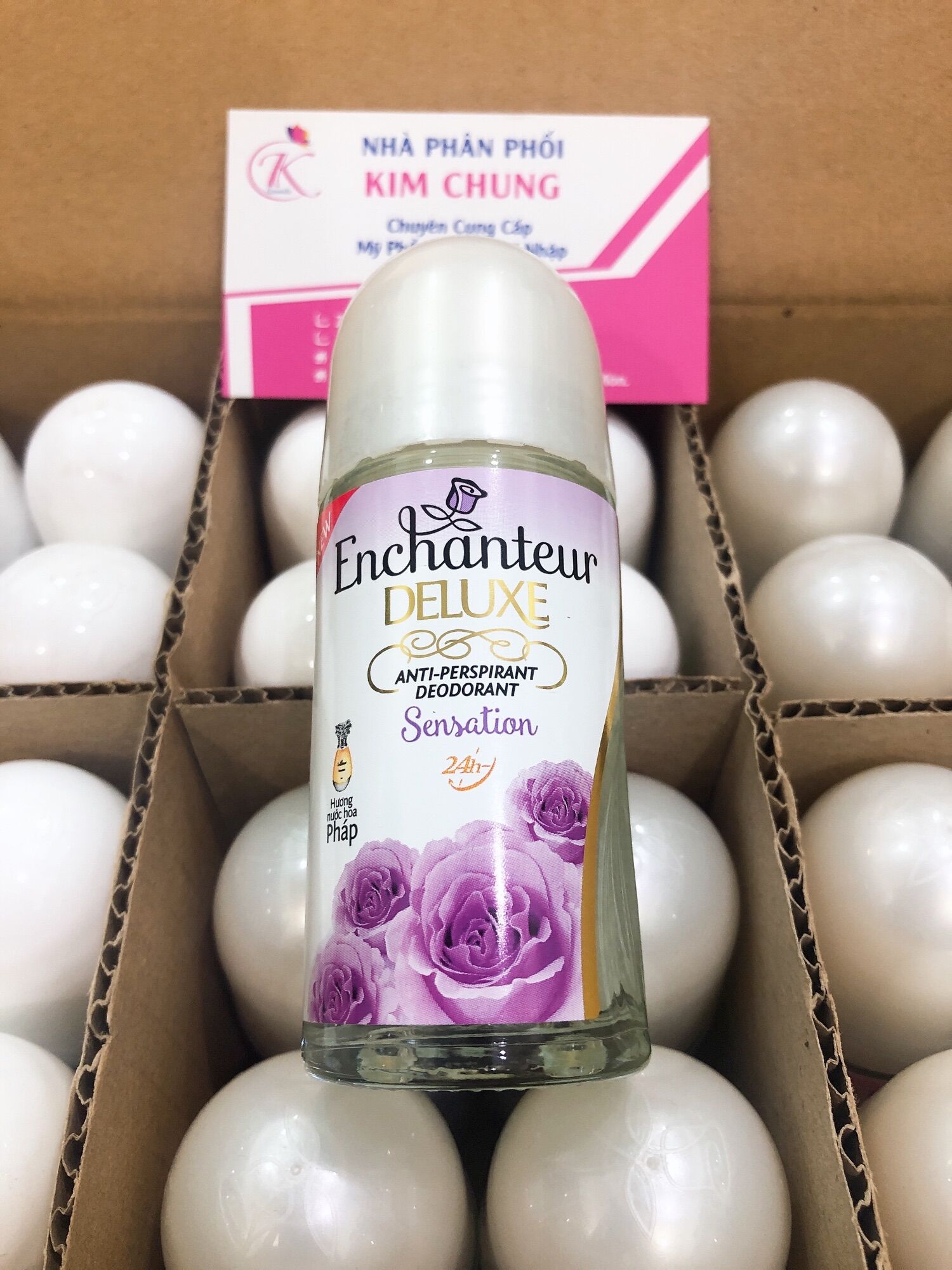 Lăn khử mùi hương nước hoa Enchanteur Sensation 50ml