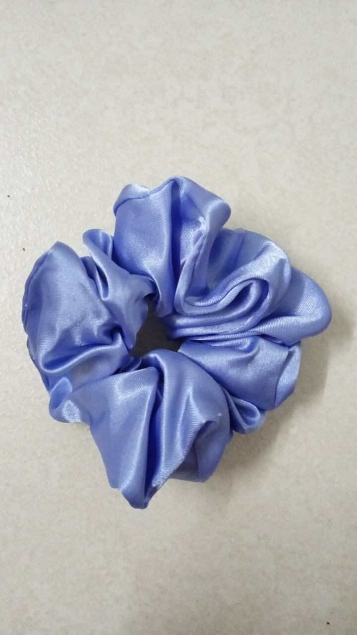 Scrunchies phi bóng xanh tím