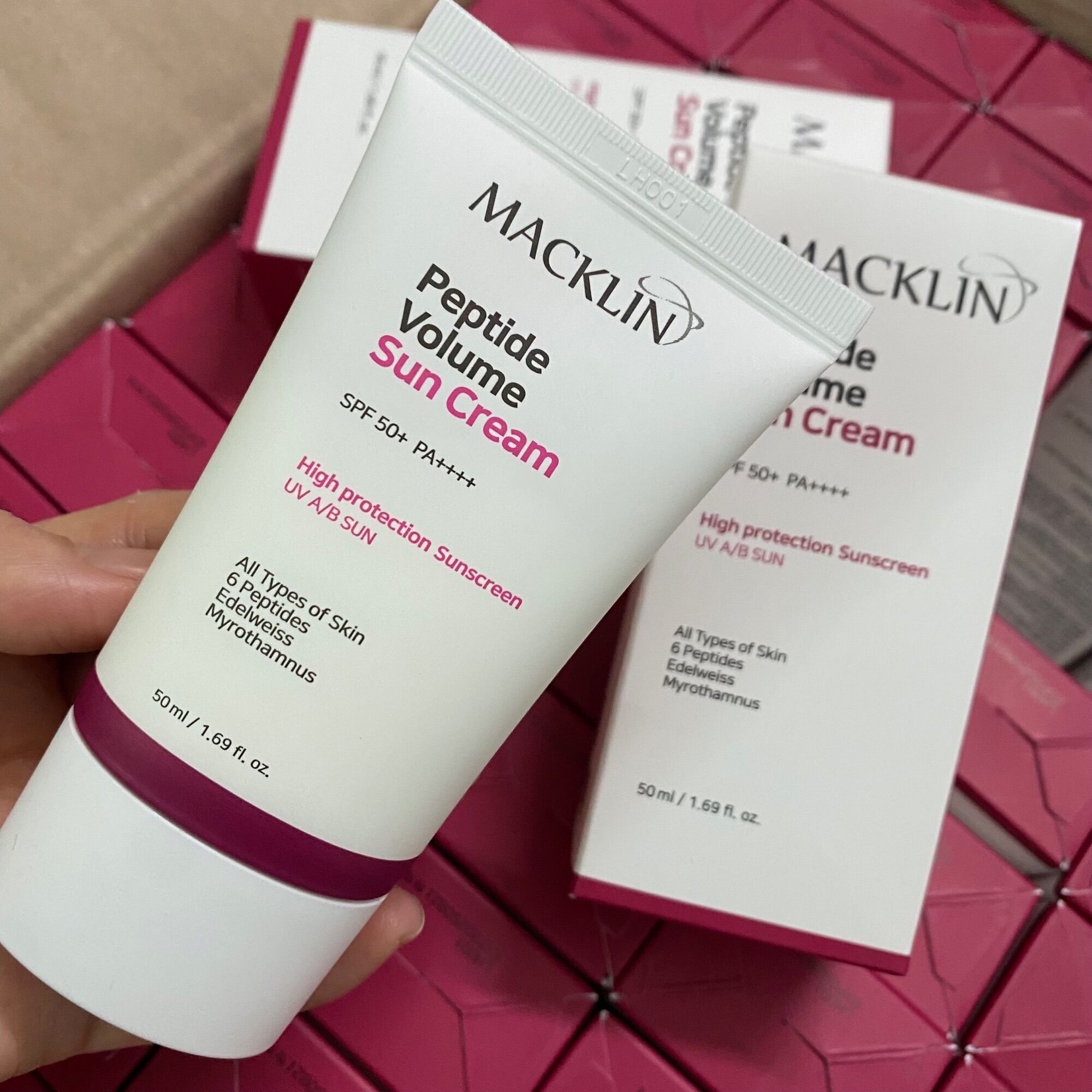 Kem chống nắng macklin 50ml