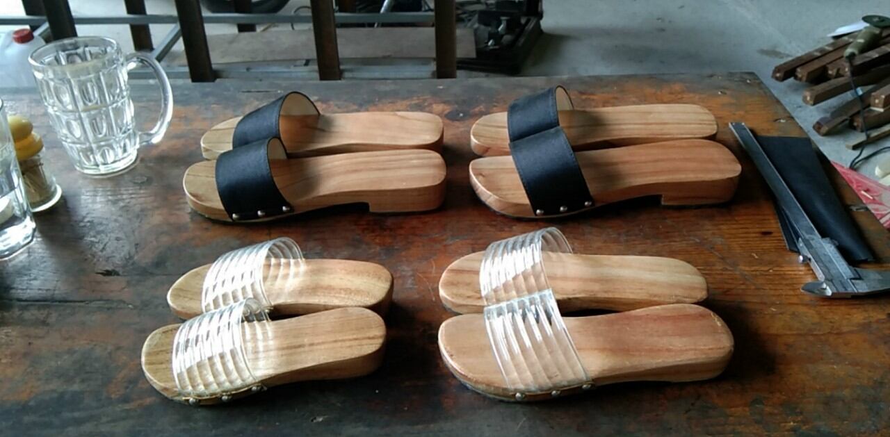 Guốc gỗ