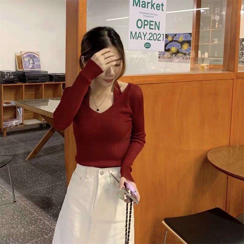 Áo sweater trễ vai tay dài yếm
