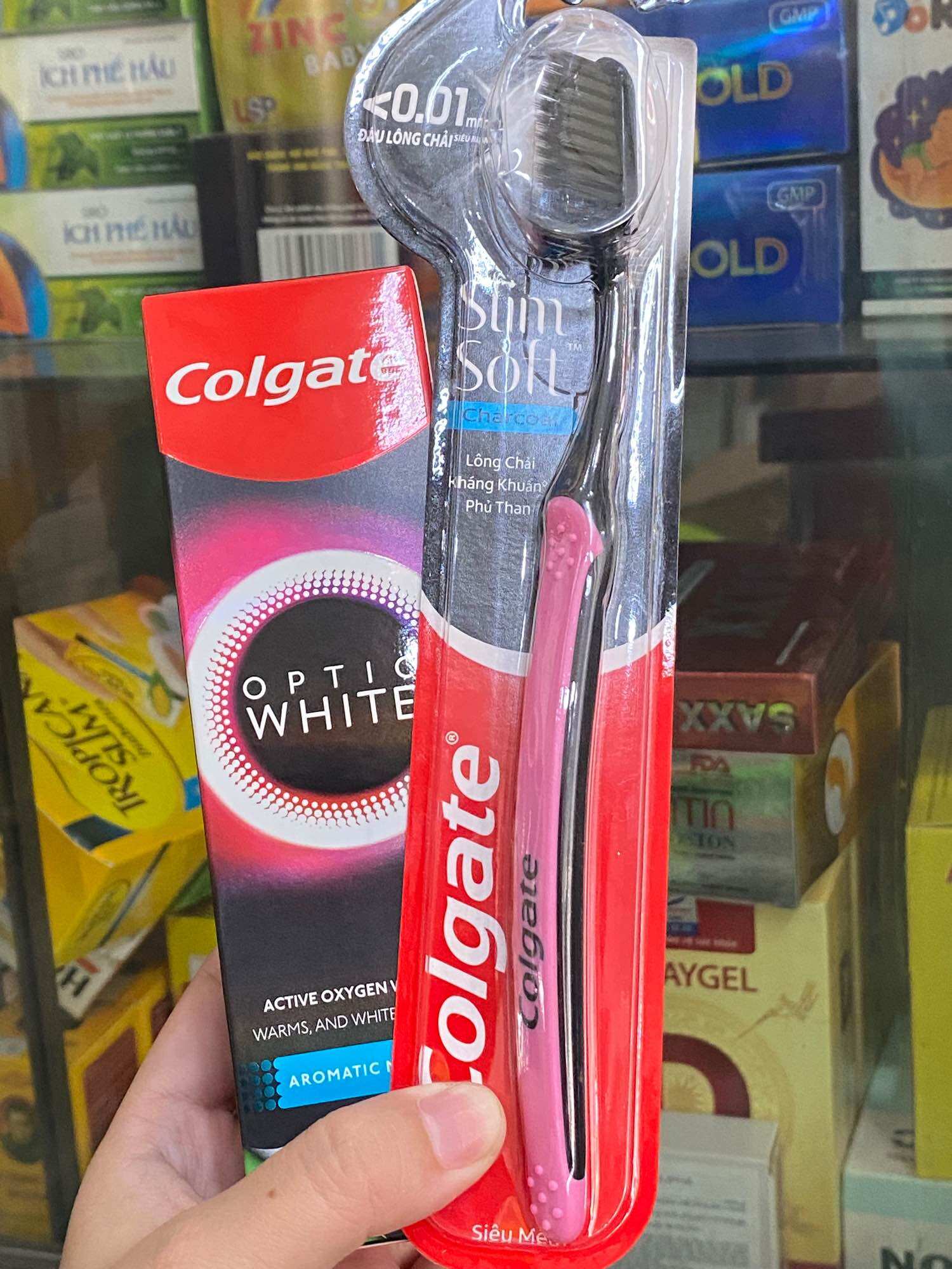 Kem Đánh Răng Colgate Optic White 2 (3 ngày trắng) 85gr