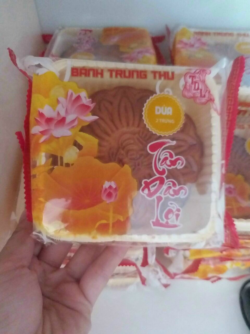 BÁNH TRUNG THU NHÂN DỪA 2 TRỨNG MUỐI