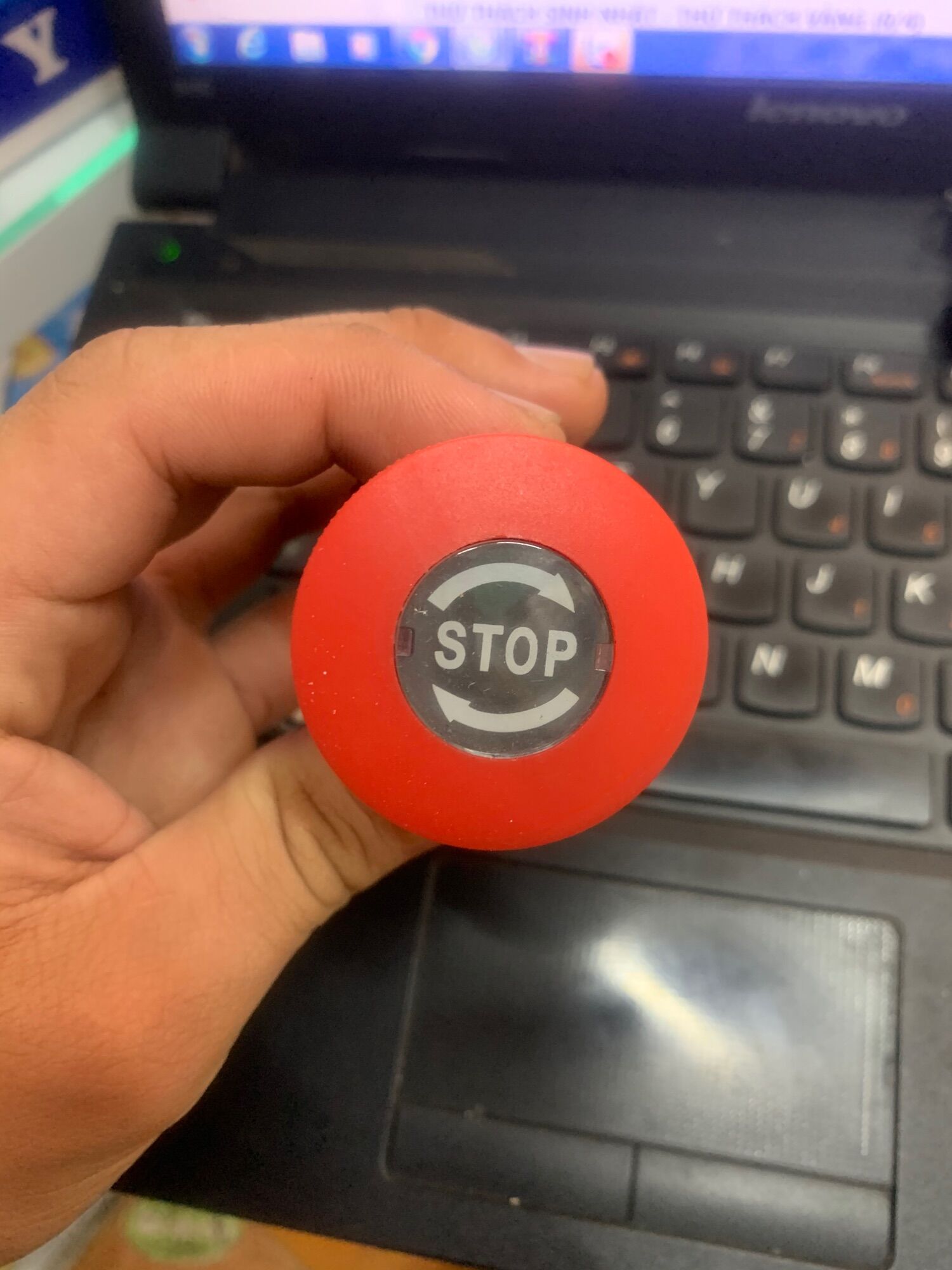 Nút nhấn khẩn cấp nút dừng khẩn Stop phi 22
