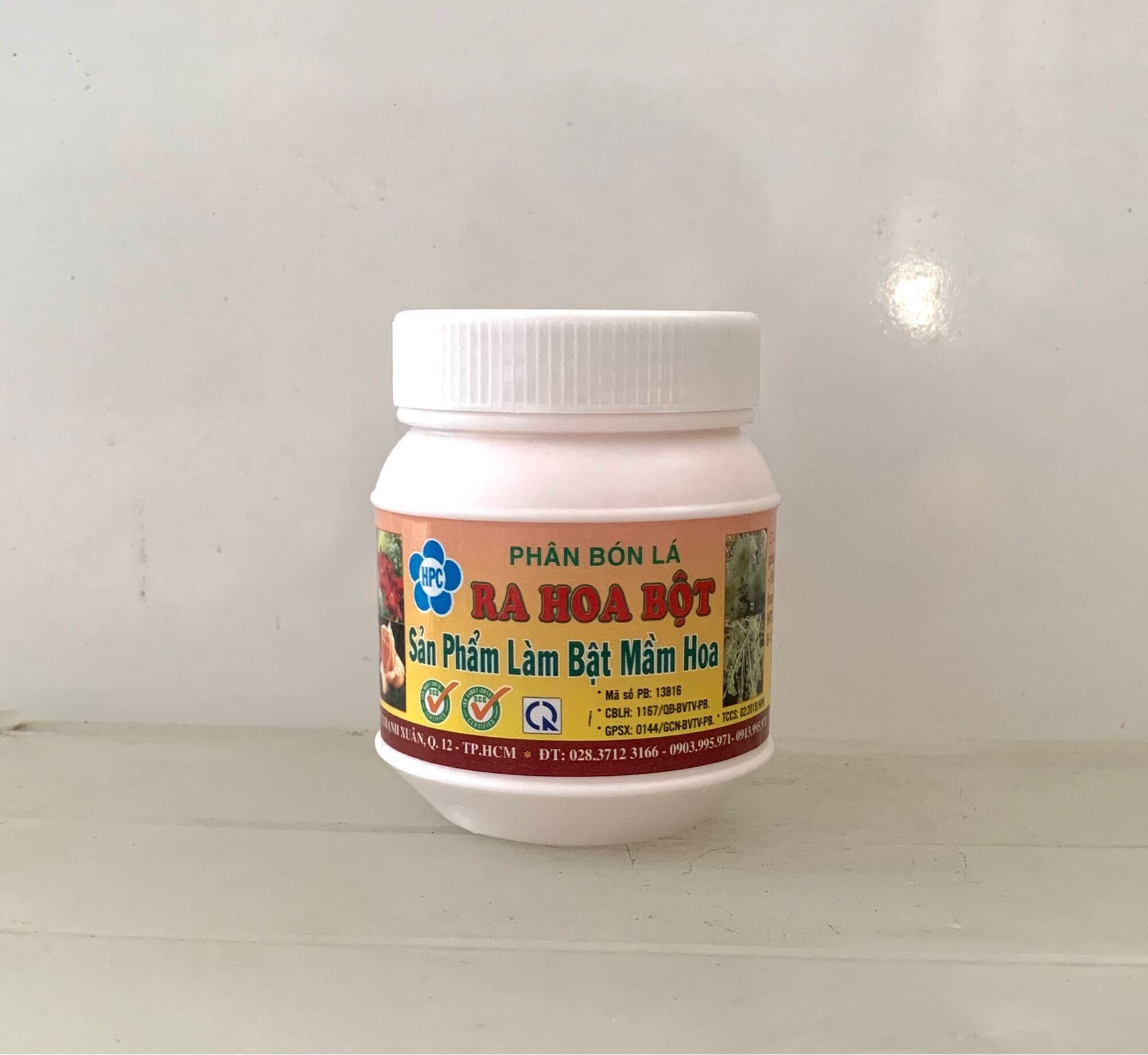 Phân bón lá - Ra hoa bột 300gr HPC 10-33-20 - Giúp cây phân hoá mầm hoa tốt