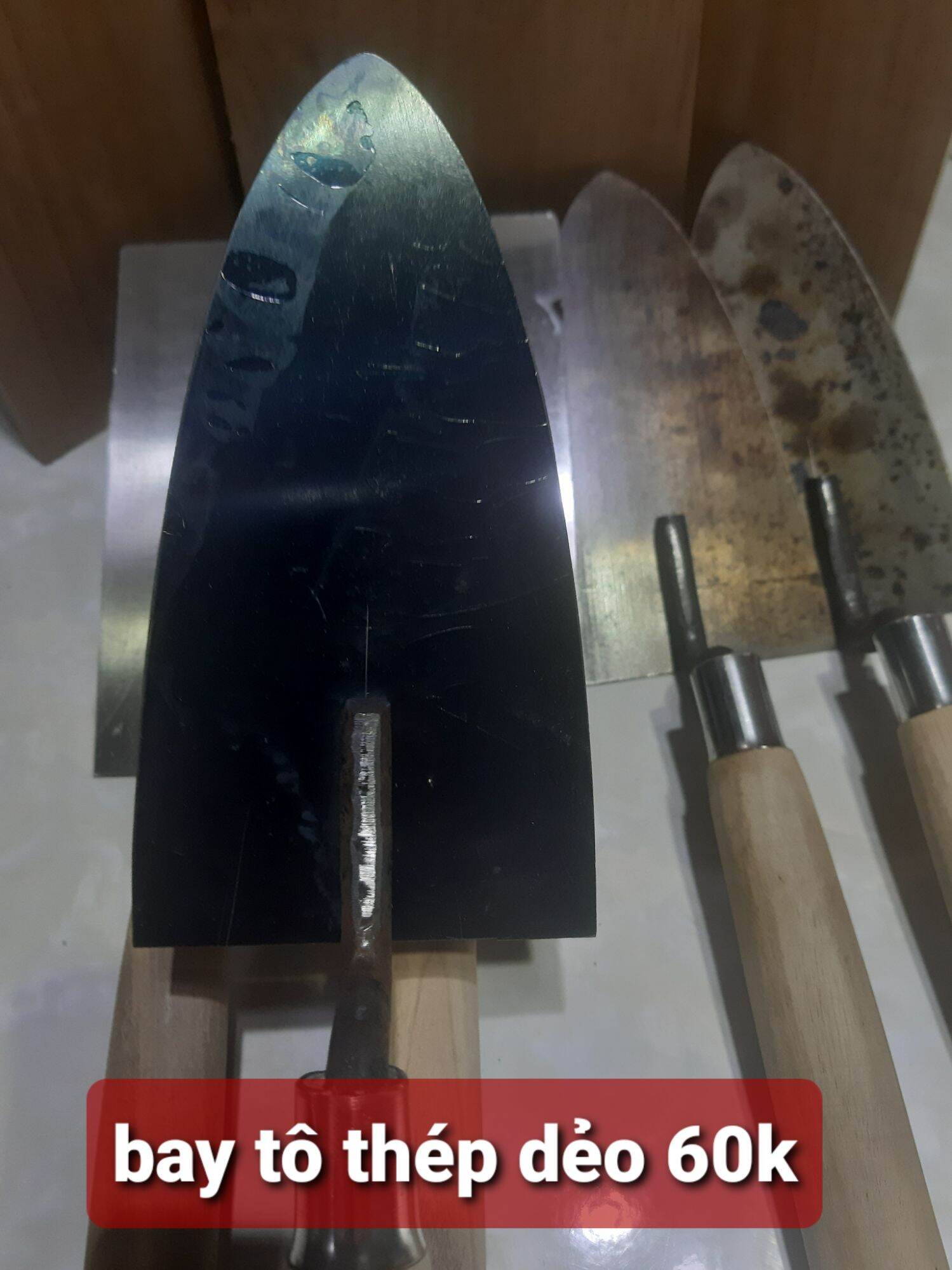 Bay tô thép dẻo