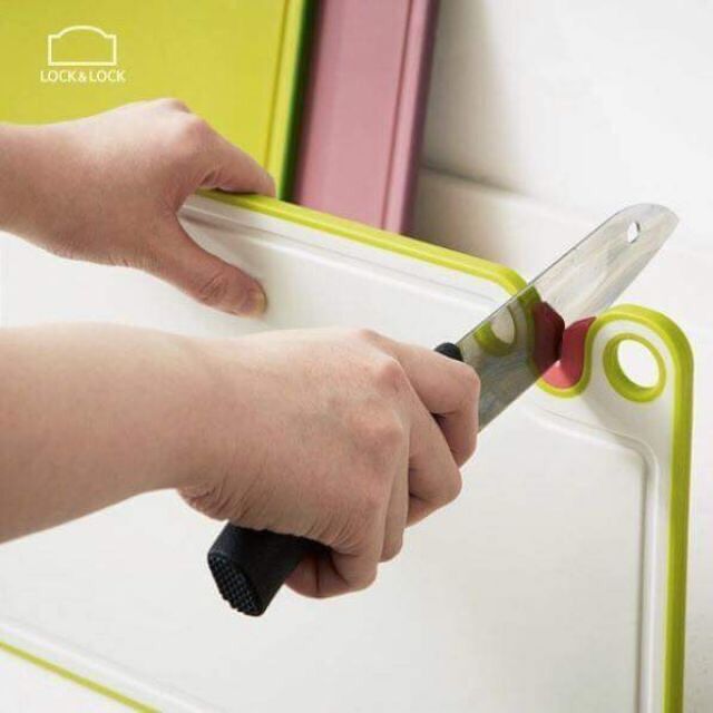 Thớt kháng khuẩn lock&lock kèm mài dao- Thớt tiện dụng có sẵn mài dao mẫu hot
