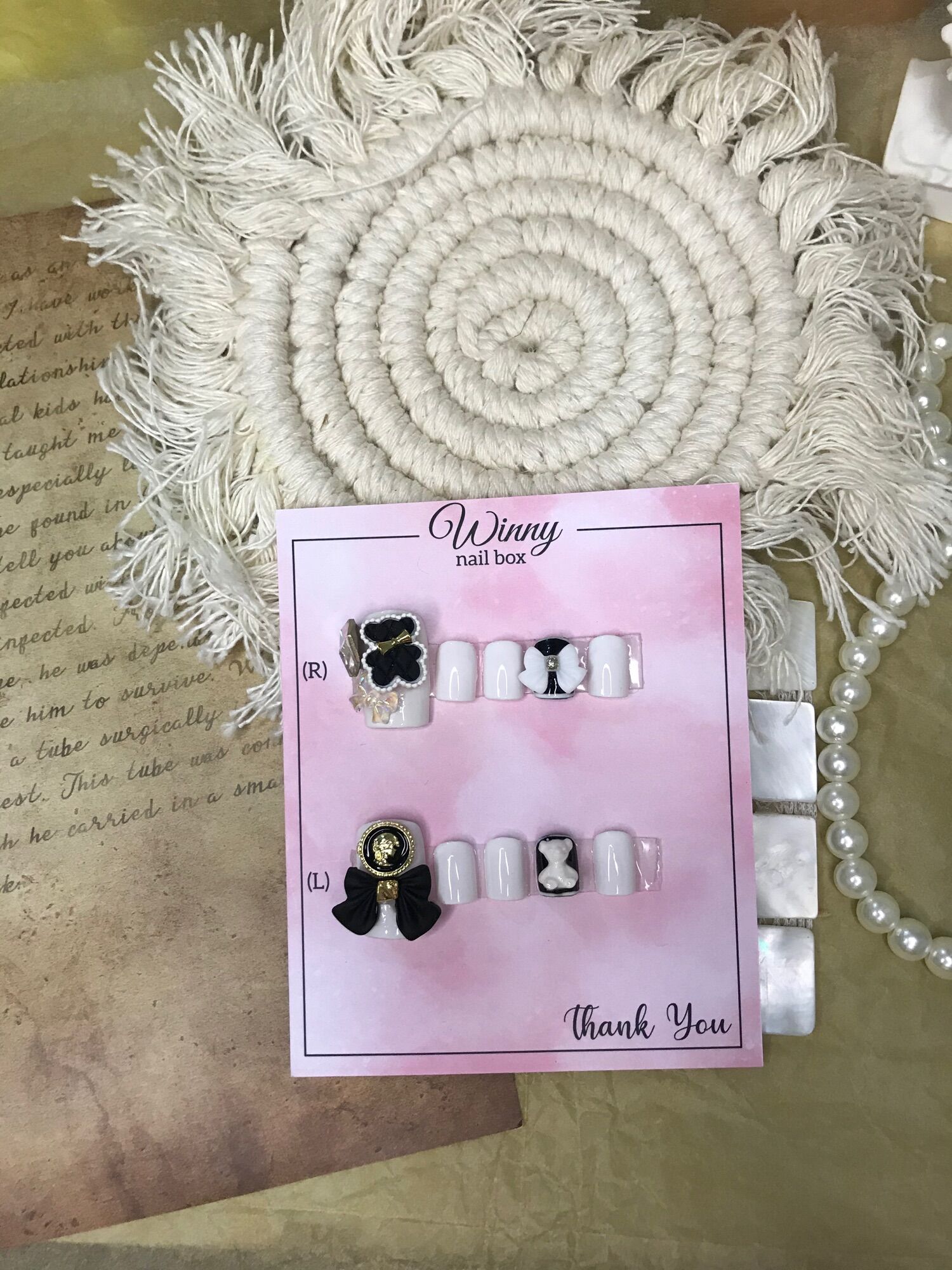 Nailbox móng up móng giả chân trắng đen nơ to