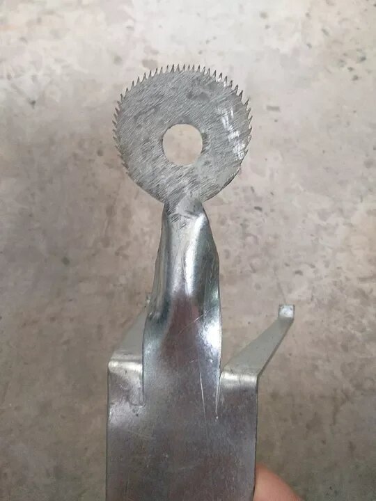 bàn nạo dừa sắt. tặng kèm dao bào đa năng