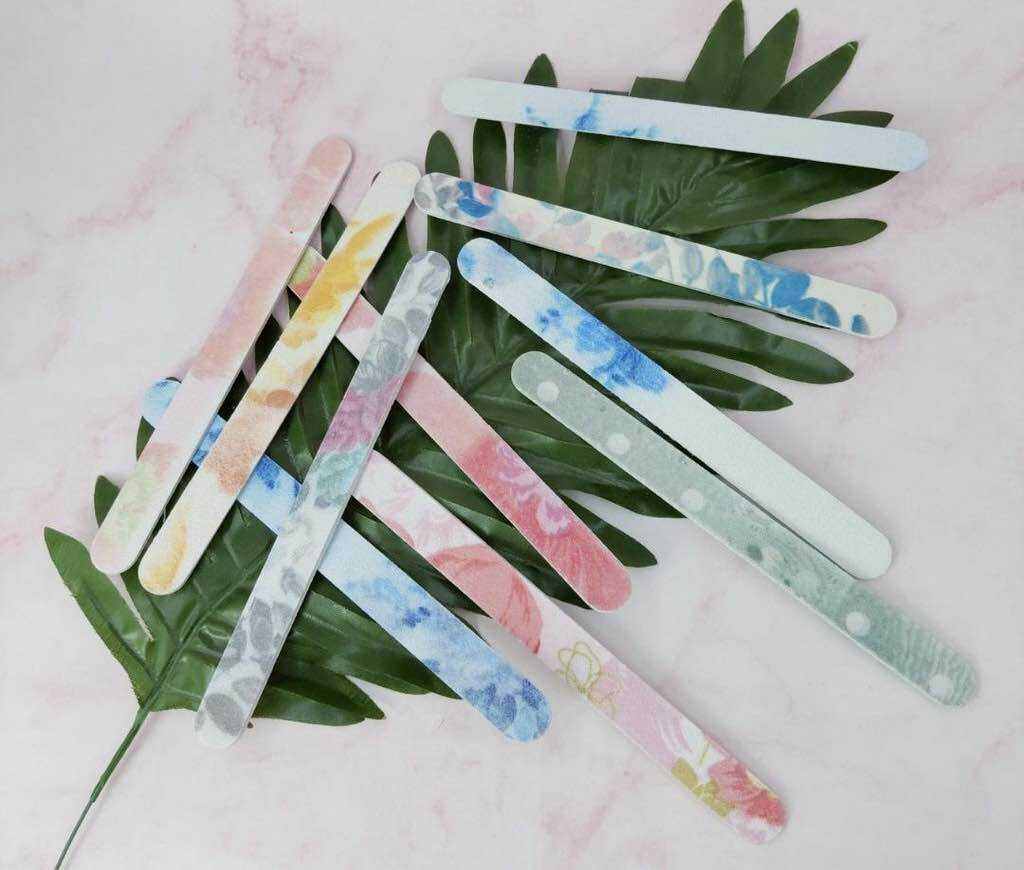 Dũa Móng Tay Hai Mặt In Bông - Dũa Móng Tự Nhiên Dài 16 cm 1 cây