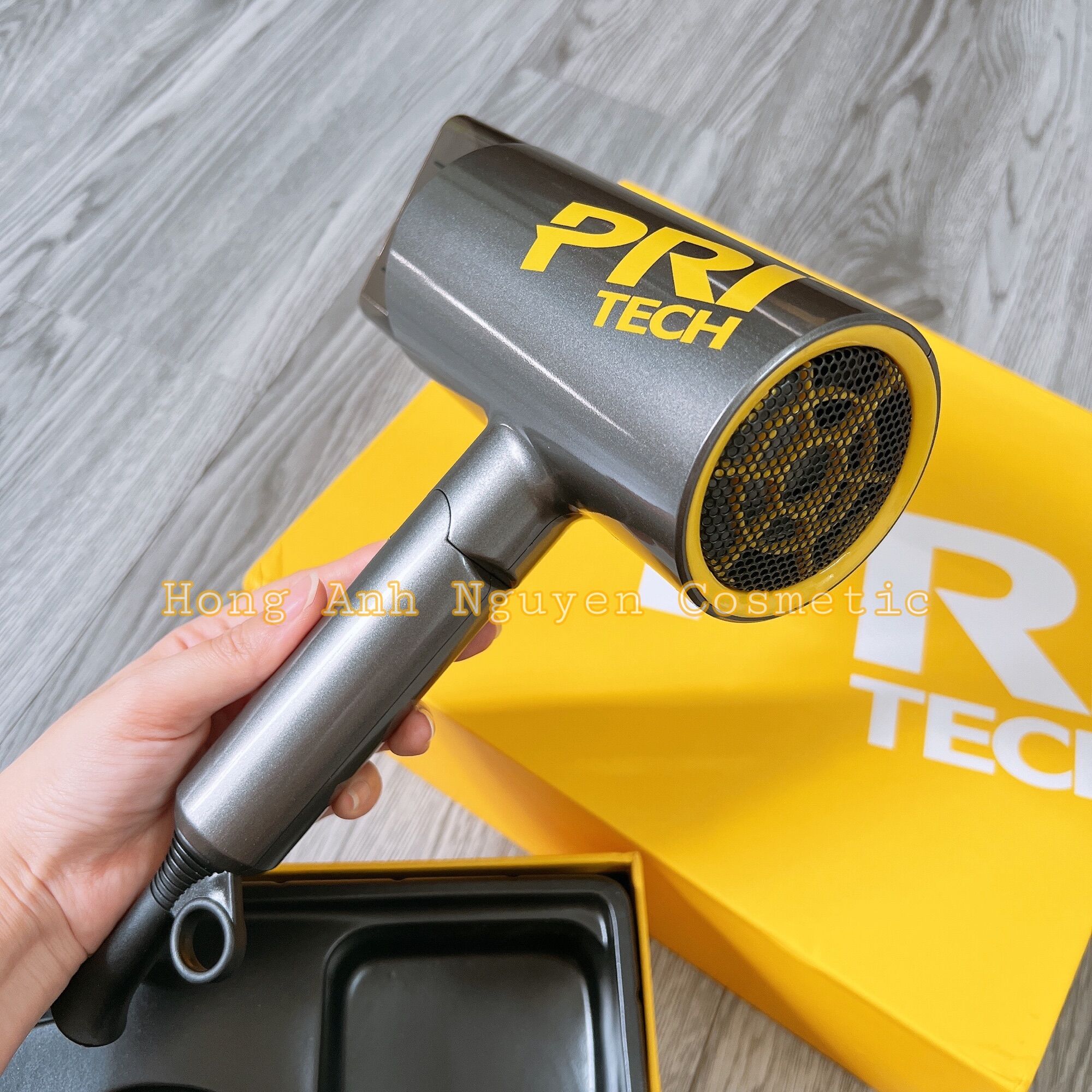 Máy sấy tóc ion âm Pritech tạo độ ẩm cho tóc- Bảo hành 6 tháng