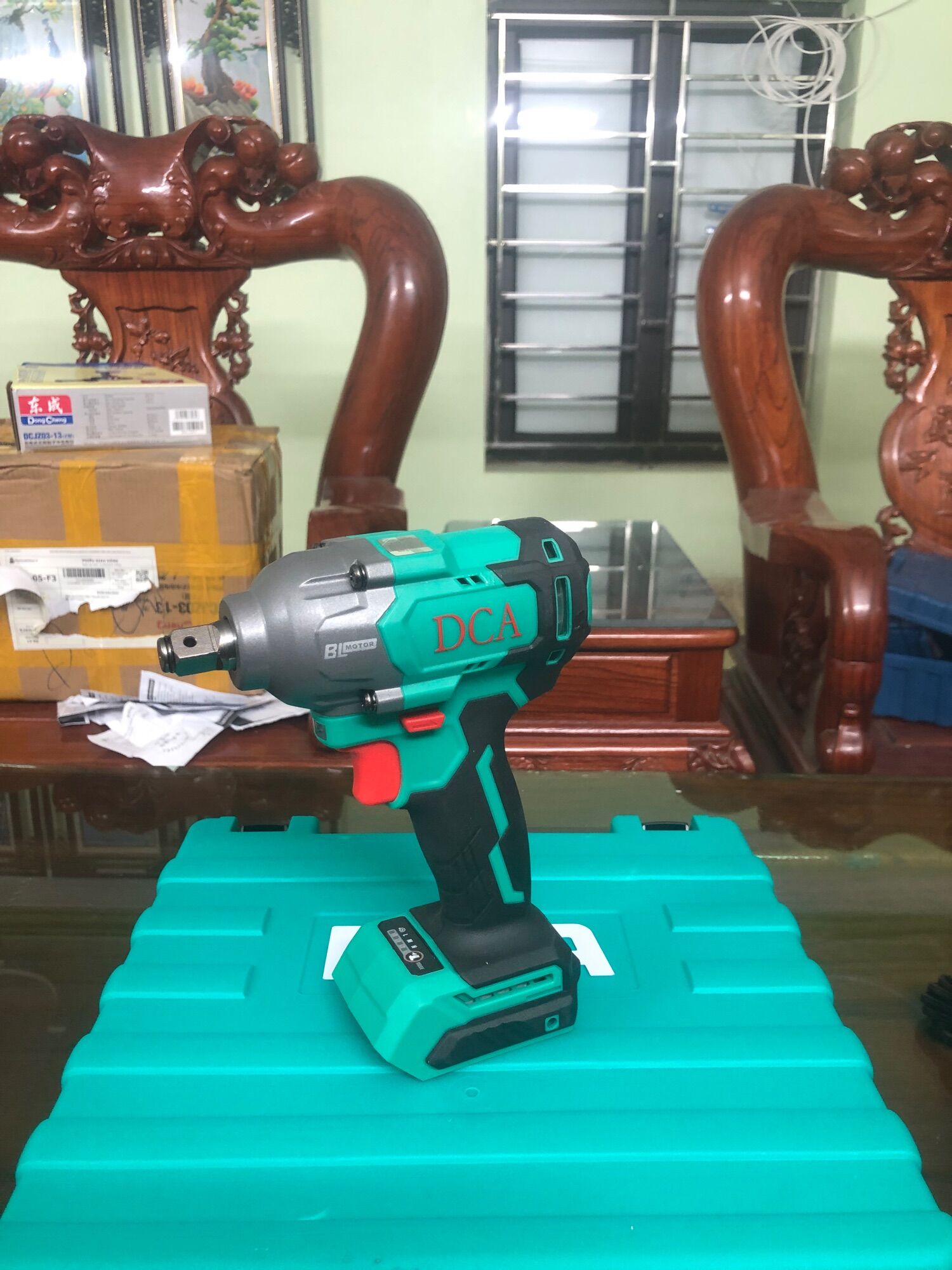 Máy bắn bulong DCA 20v adpb488 chính hãng