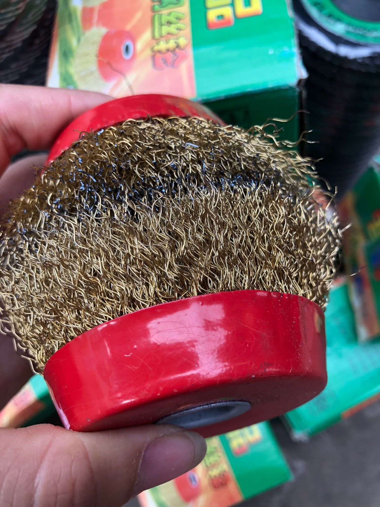 Chén Cước Chà Sắt-Đánh Rỉ Sét Nắp Đỏ