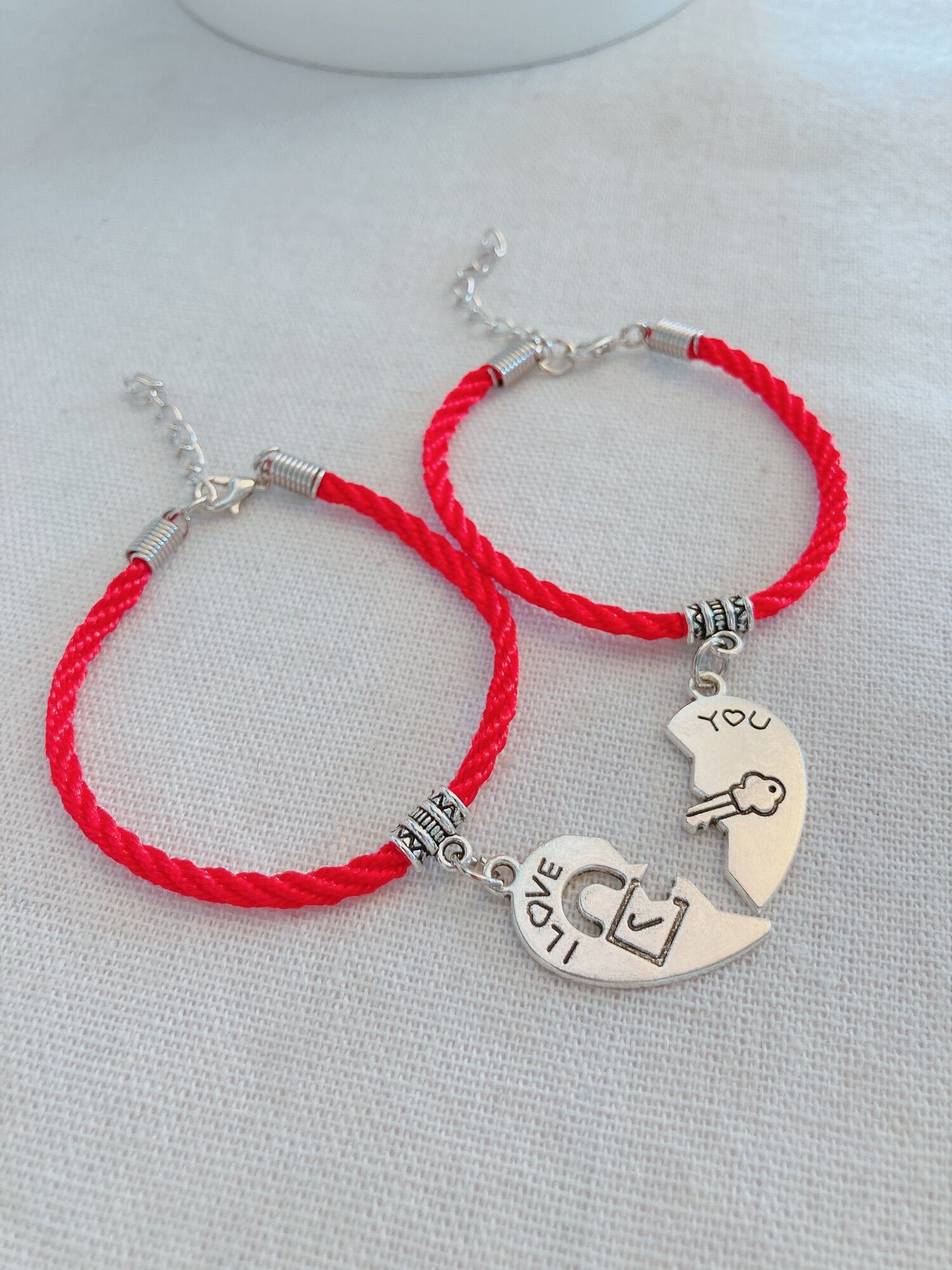 Vòng tay cặp đôi I Love You(2 vòng như hình),đa dạng mẫu mã, chất lượng đảm bảo và cam kết hàng đúng mô tả