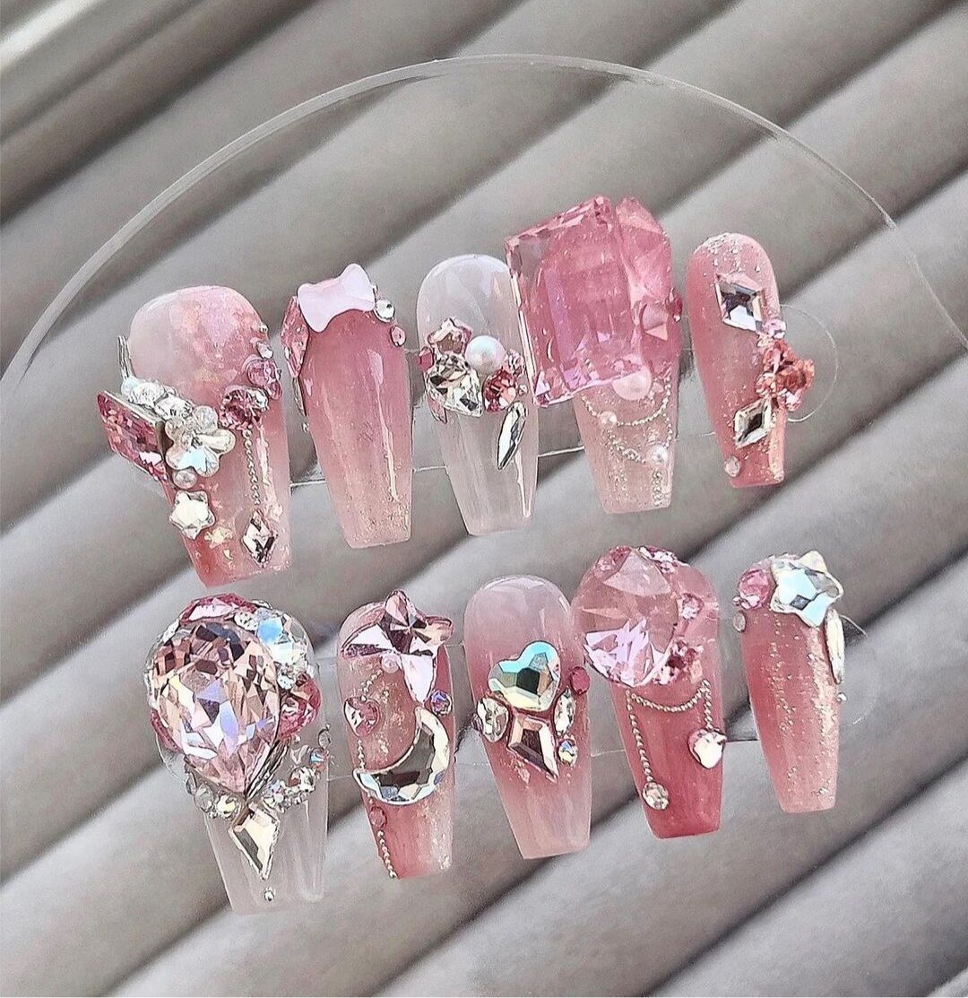 Nailbox thiết kế , màu thạch ombre gắn đá pha lê , cô dâu, đi chơi đi tiệc