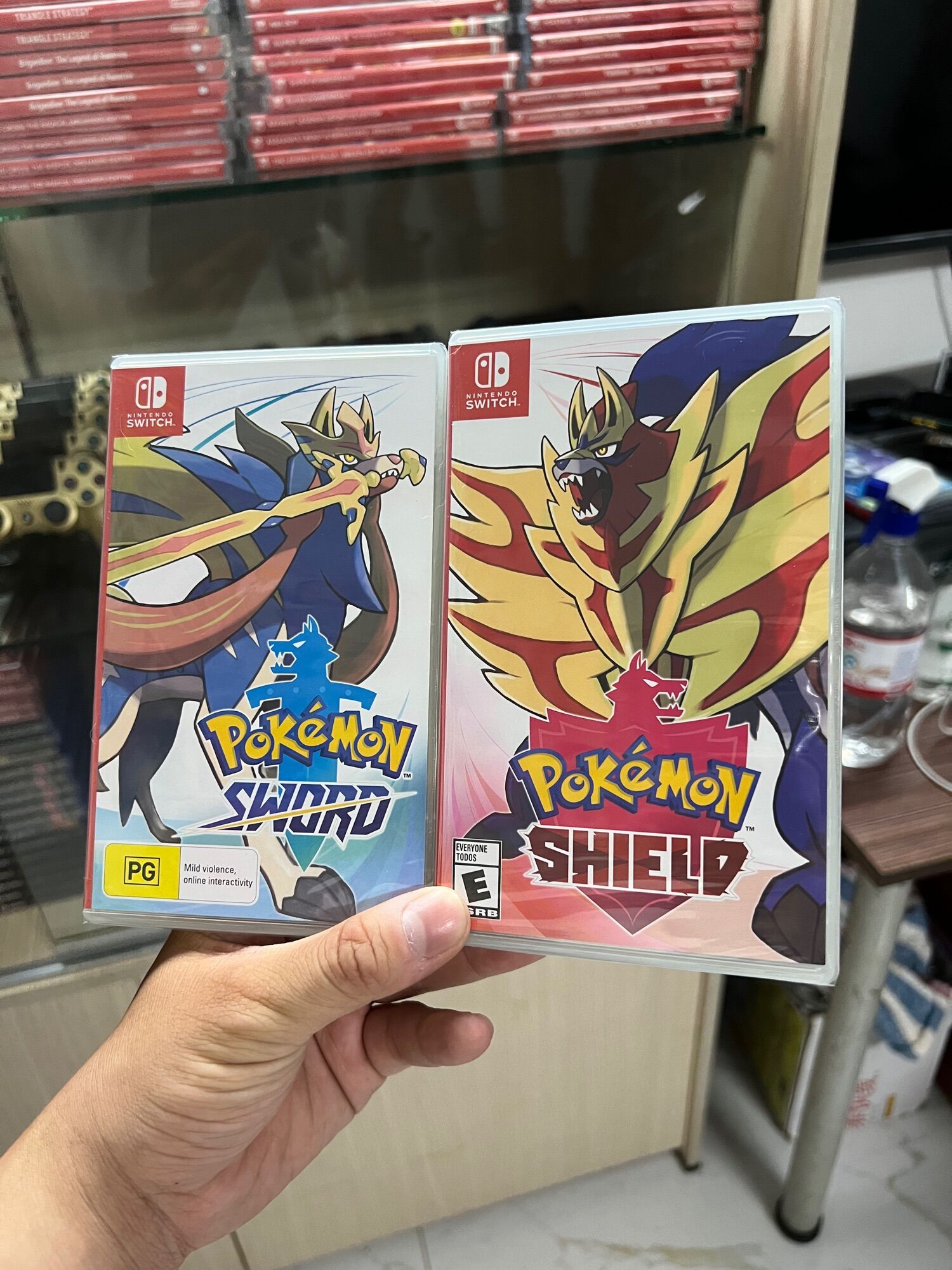Nintendo Switch Game Cartridge: Pokemon Sword & Shield