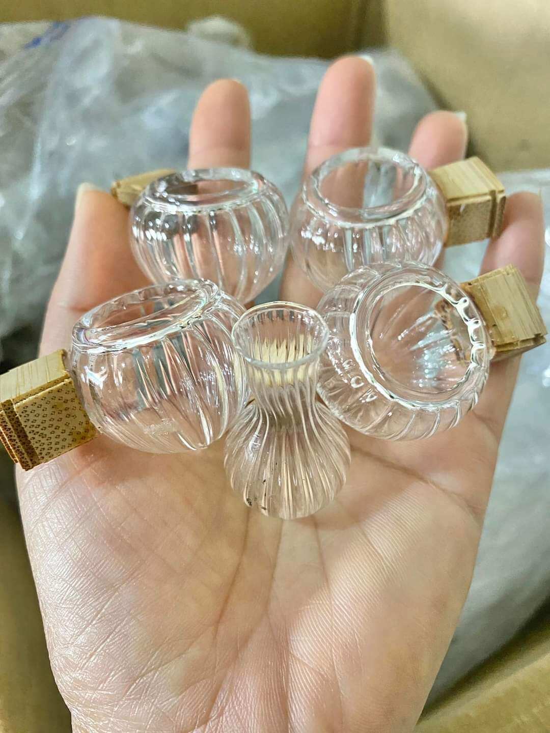 Bộ 5 chiếc cóng thủy tinh khuyên múi tai tre