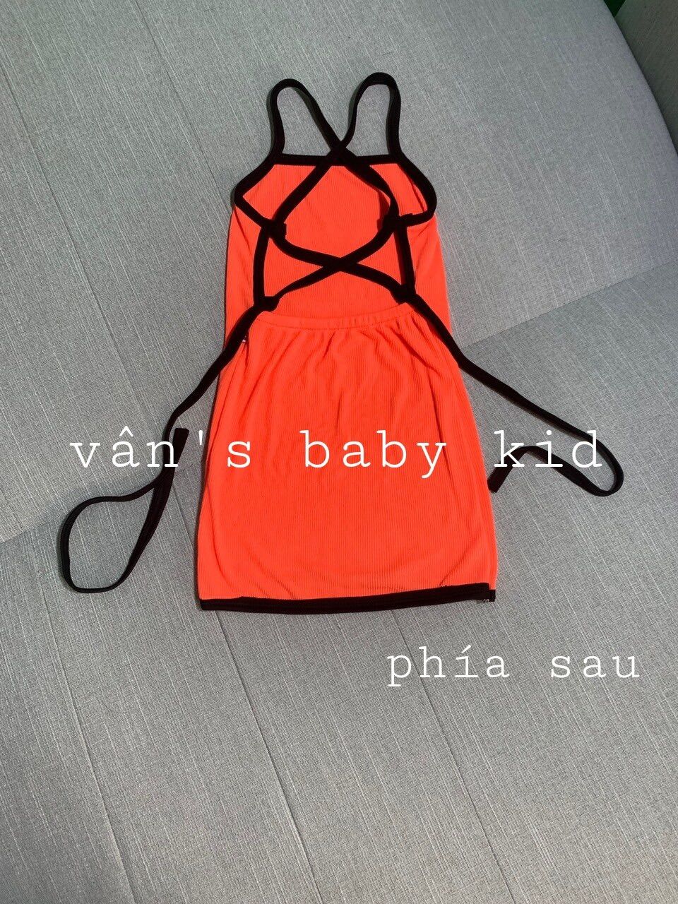 [ hàng có sẵn] đầm body cổ yếm cột nơ lưng bé gái
